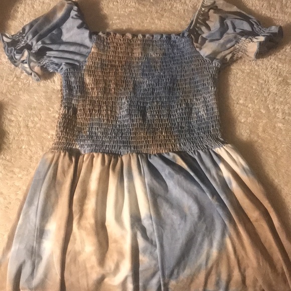 Romper - Picture 2 of 4